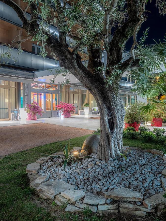 Hotel Terme Cristoforo Abano Terme Bagian luar foto